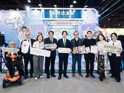 台北國際書展賴總統購台漫　文策院董事長、院長成最強推銷員