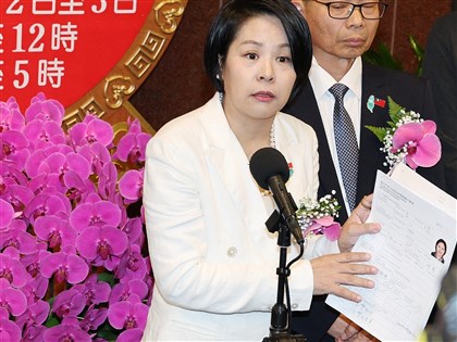 李貞秀指申請放棄中國籍遭拒　內政部：應提證明