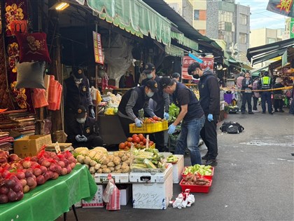 苗栗男市場持刀連砍員警頭部　遭警開槍送醫不治