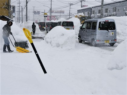 日本大雪35死393傷　政府示警氣溫回升可能引發雪崩