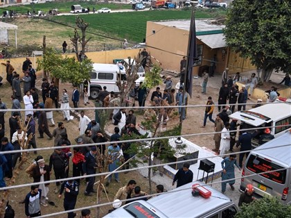 巴基斯坦清真寺遭自殺炸彈攻擊　至少30死130傷