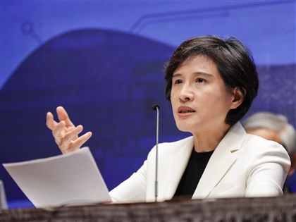 鄭麗君：半導體40%產能不可能移美國　最先進製程必留台灣