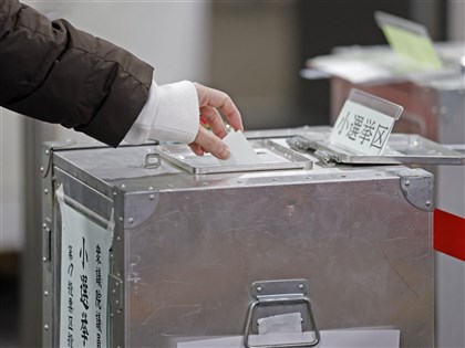 日本眾議院大選　出口民調：自民黨可望單獨過半