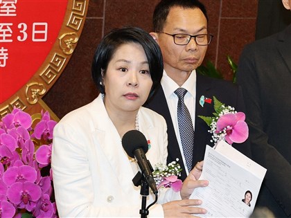 內政部：尚未收到李貞秀辦理喪失中國籍證明