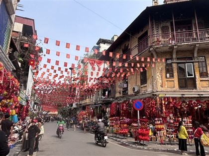 河內千年36古街化身年貨大街　粽子桃花春節味濃