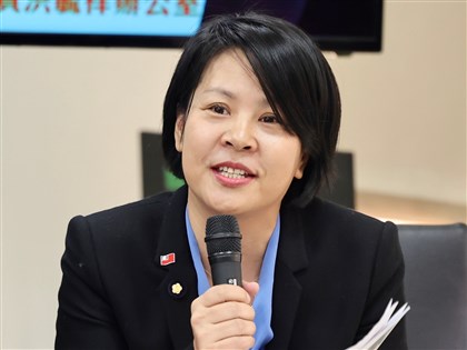 內政部再發函　限李貞秀2/13前提辦理放棄中國籍證明