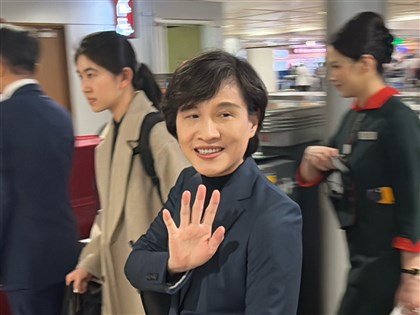 見證台美貿易協定簽署　鄭麗君返台：祝大家新年快樂[影]