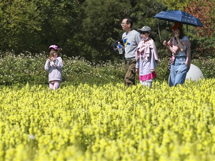 早安世界》小年夜白天溫暖偏熱 國道估9路段壅塞