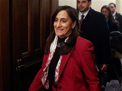 加拿大外長稱希望伊朗政權更迭 宣布擴大制裁行動