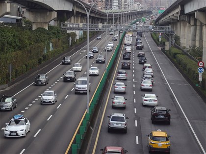 大年初一國道估12地雷路段 南下建議午後出發