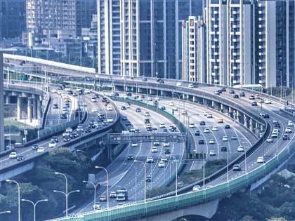 初一上午國道8路段易塞　高公局籲南向午後出發