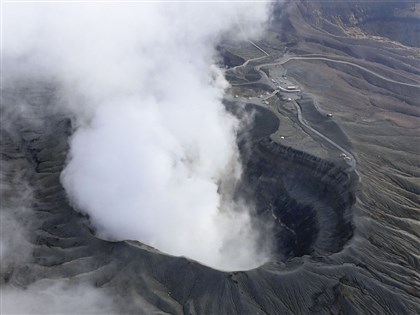 日本阿蘇直升機事故　疑拍到機上3人影像