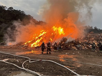 台北南港山豬窟掩埋場火警　雙北5區關緊門窗、外出戴口罩