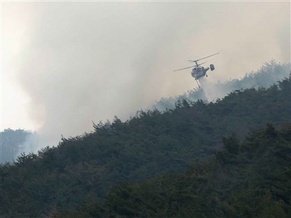 韓國密陽市森林火災撲滅 延燒逾20小時燒毀143公頃
