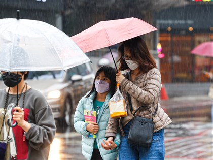 吳德榮:25日起晴雨多變 228連假降雨範圍廣