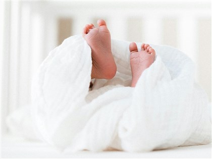 日本出生人數連10年下滑　高市面臨少子化挑戰