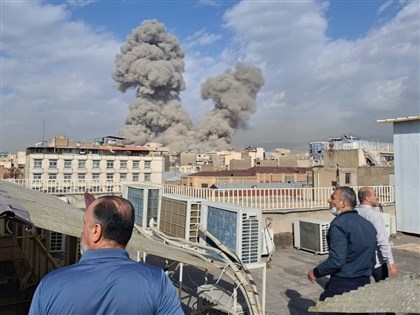 美以聯手突襲伊朗　以色列領空封鎖、全國進入緊急狀態