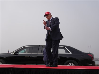 美軍大規模集結　川普稱對伊朗核談判失望「有時不得不動武」