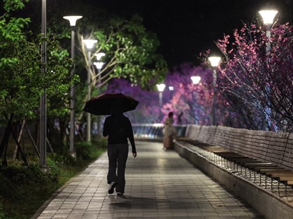 吳德榮：3日起鋒面過境全台防雷雨　週末轉乾冷