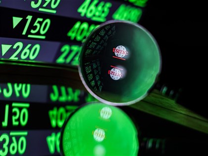 台股早盤重挫逾千點　台積電跌55元至1880元