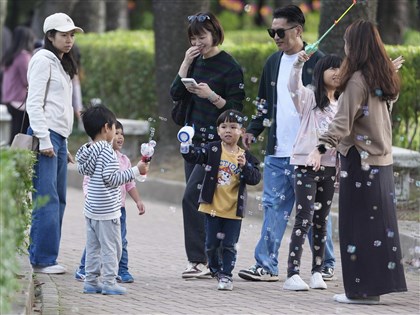 5日短暫回暖　6日起東北季風接力報到