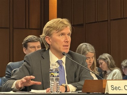 美戰爭次長柯伯吉：對台軍售立場不變　籲夥伴盡自身防衛責任