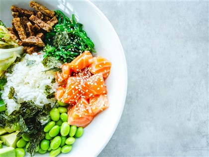 水喝更多、奶類每天1杯　新版飲食指引最快4月上路