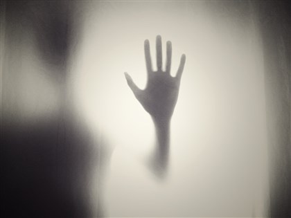 兼職攝影師8年性侵未成年少女等30人  一審判21年