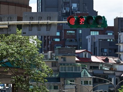 年闖紅燈3次強制道路交通安全講習　擬3/31實施