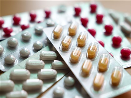 總統裁示研議暫停藥價調查3年　健保署：不排除修法