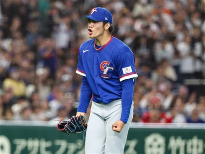 WBC台韓大戰林維恩登板拆彈　賽後興奮秀國旗喊：球衣重但撐起來了