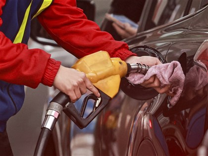 美伊開戰原油突破119美元　回顧本世紀油價劇烈波動期