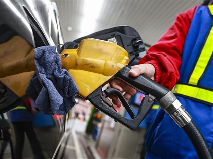 伊朗危機持續　國際油價漲破每桶100美元逾3年半首見