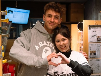 WBC捷克隊「斜槓棒球隊」爆紅　比賽還沒完先逛河口湖、昔披國旗挺台灣