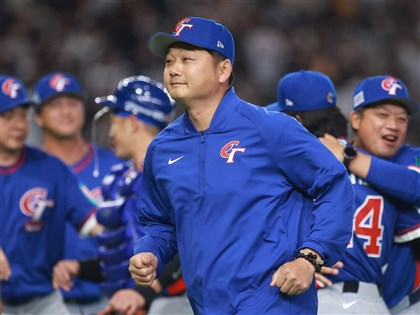 經典賽總教練曾豪駒感性喊「畢業」3度帶領國家隊突破逆境感動球迷