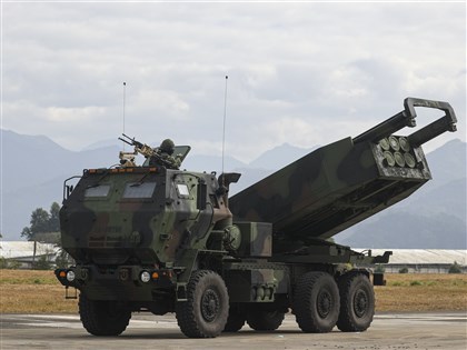 國防部收到美軍售海馬士火箭砲發價書　顧立雄：3/26前須簽署