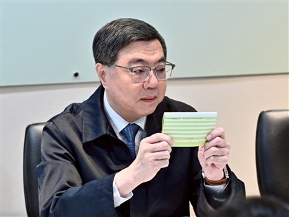 藍促卓榮泰公開赴日所有明細　綠籲在野揭露訪中單據