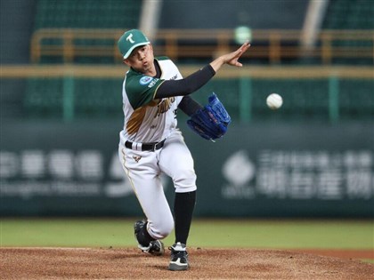 黃子鵬先發4局挨1轟　官辦熱身賽雄鷹勝場開張