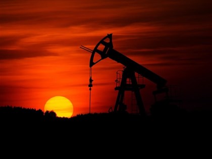 美應對油價飆漲放鬆制裁 俄油大賺歐洲跳腳