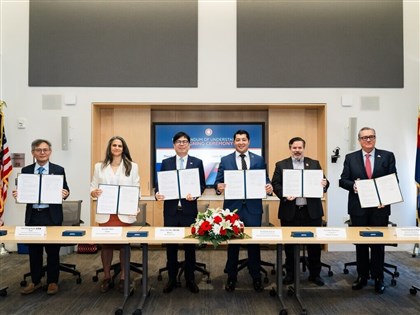 陳其邁前進亞利桑那 簽署產官學人才MOU