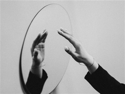 用第三人稱與自己對話　意想不到的心理抽離力量【書摘】