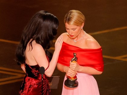 奧斯卡潔西伯克利「哈姆奈特」封后　集齊4大前哨獎後再摘小金人
