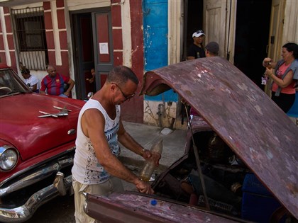 古巴國家電力系統癱瘓　1100萬人無電可用