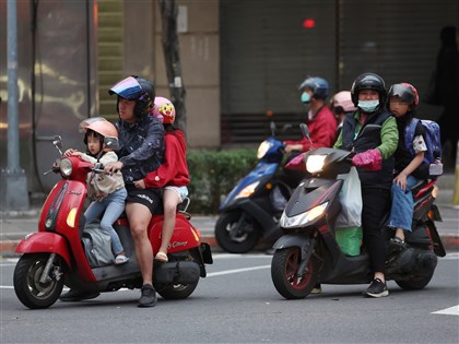 早安世界》減輕育兒負擔　家有未滿12歲童4/13起可申請外傭