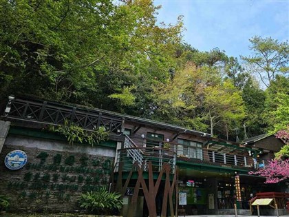 首座政府場館取得碳足跡標籤　雪見遊客中心獲認證