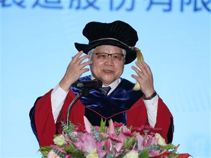 魏哲家獲亞大名譽博士感謝張忠謀提拔　指機器人大腦95%台積電製造
