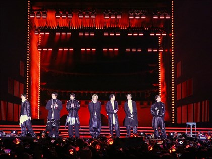 BTS強勢回歸開唱　4萬粉絲嗨翻首爾光化門廣場
