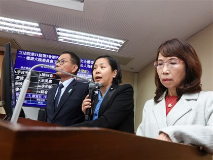 李貞秀加入聯合質詢　邱垂正稱「依法行政」避直接回答