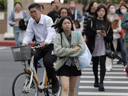 25日起兩波東北季風接力北東轉涼 中南部天氣穩定偏熱
