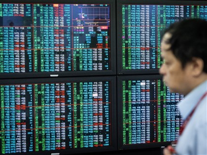 台積電守住1800元關卡　台股量縮跌821點收32722點